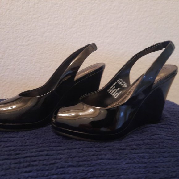 Black platform heels - Picture 2 of 2